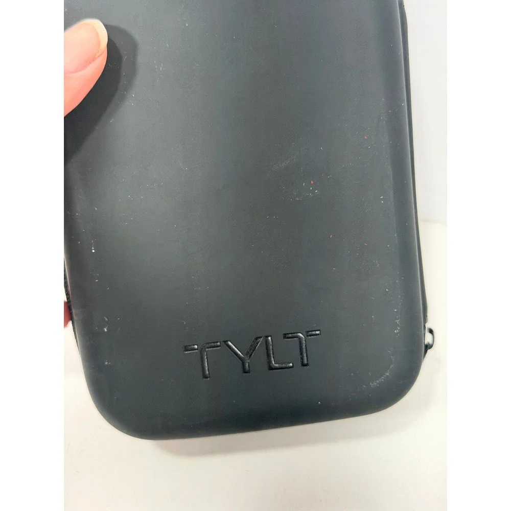 TYLT 5200mAh‎ Portable Power Bank External Battery WA-15TPP5200 Black with Case